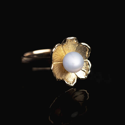 Fleur Kollektion Ring in Gelbgold mit Perle 