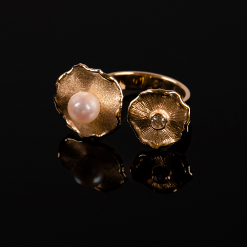 Fleur Kollektion, Ring in Gelbgold mit Brillant und Perle